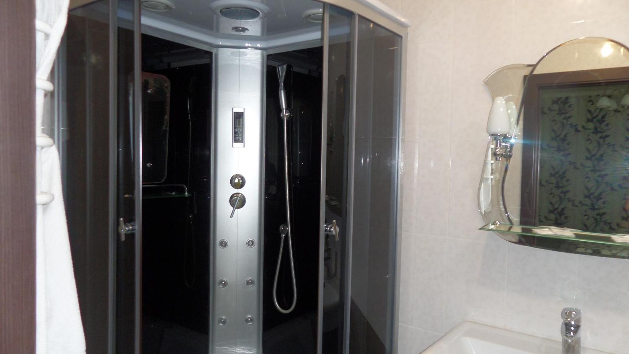 Royal Hotel Kharkiv Room photo