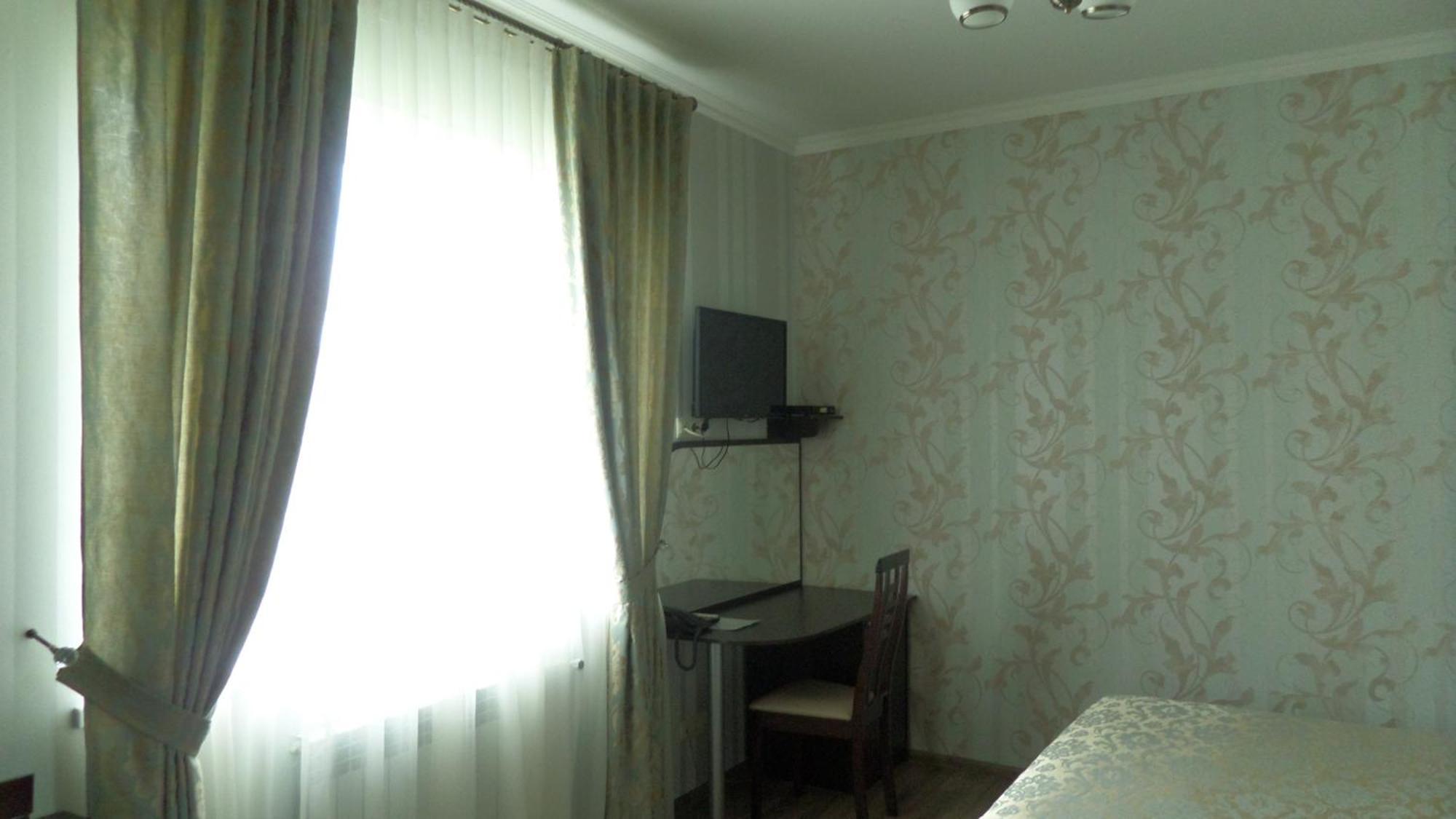 Royal Hotel Kharkiv Room photo