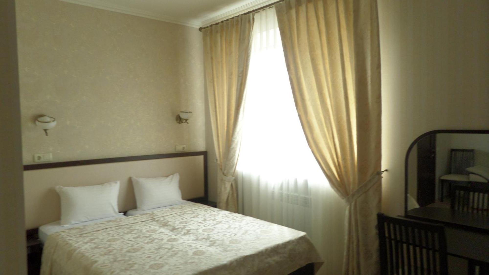 Royal Hotel Kharkiv Room photo
