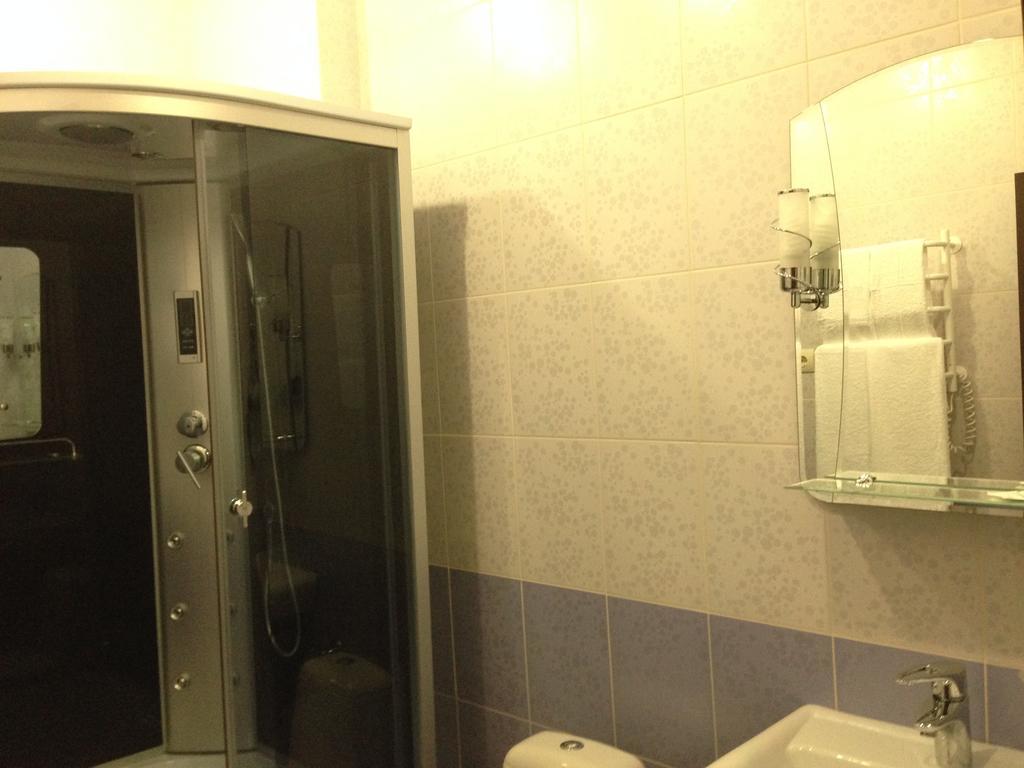Royal Hotel Kharkiv Room photo
